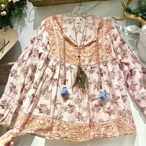 Farmhouse prairie boho floral blouse w shabby chic vibe